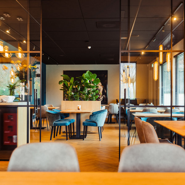 Media 883 511596 W600 H600 Crop