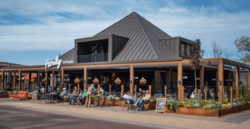 Voorkant Zonnig Terras
